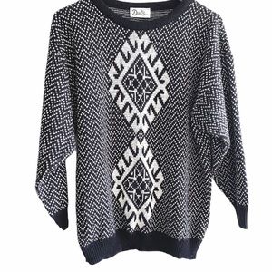VINTAGE Duets black white geometric print sweater size small like new 80s 90s